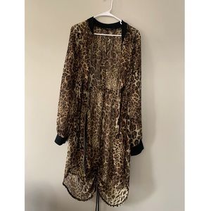 Akira leopard kimono